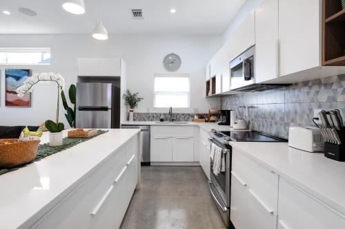 Dapur atau dapur kecil di Modern Sa Home Nr Dt River Walk Alamo Wifi
