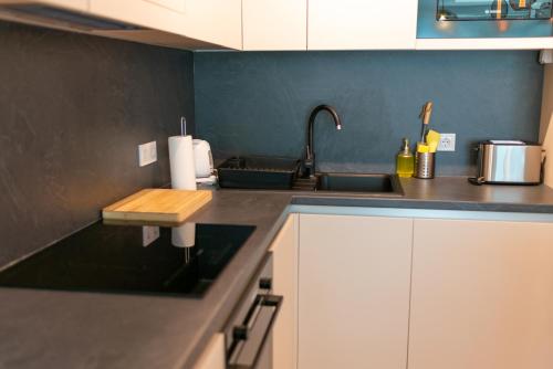 Una cocina o zona de cocina en Luxury by Wave
