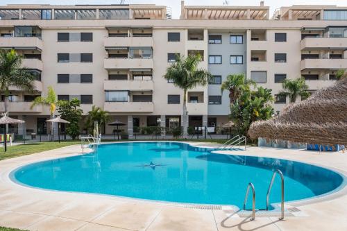 Playa Marinsa Beach piscina y padel