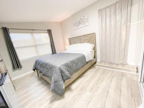 Postel nebo postele na pokoji v ubytování Beautiful room in prime location