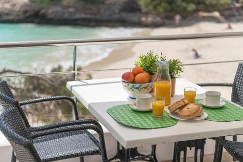 Foto Apartamento en primera linea de la playa en Cala Dor 5