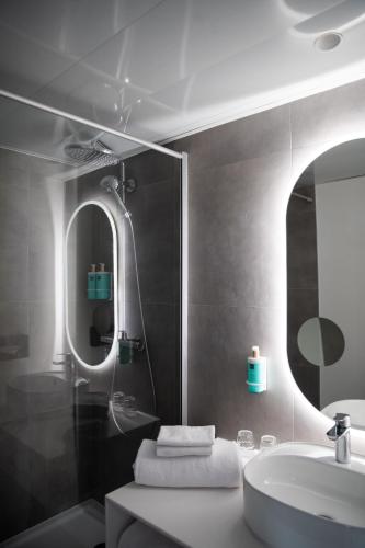 Ένα μπάνιο στο Novotel Bordeaux Mérignac