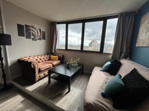 Photo de la galerie de l'établissement Azurite, Appt calme avec vue sur le port, à Courseulles-sur-Mer