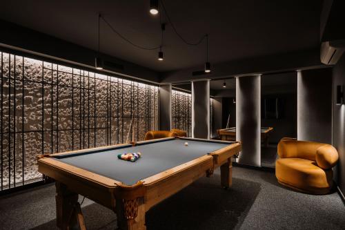 Biliár nebo kulečník v ubytování Hotel Saltic Resort & Spa Łeba