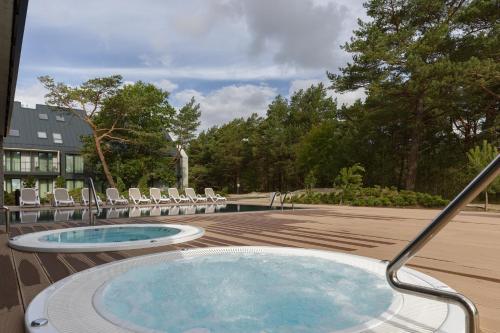 Bazén v ubytování Hotel Saltic Resort & Spa Łeba nebo v jeho okolí