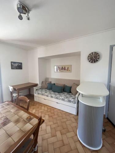 Φωτογραφία από το άλμπουμ του Appartement les Mésanges en rez de jardin -terrasse-2 chambres-parking σε Le Poët-Laval