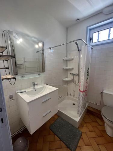 Φωτογραφία από το άλμπουμ του Appartement les Mésanges en rez de jardin -terrasse-2 chambres-parking σε Le Poët-Laval