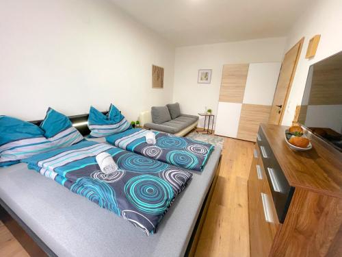 TV a/nebo společenská místnost v ubytování Moderne Ferienwohnung Felbbauer #30