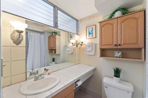 Koupelna v ubytování Haleakala Shores A305