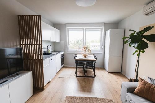 Flexible SelfCheckIns 76 - Arena - Bedroom - New