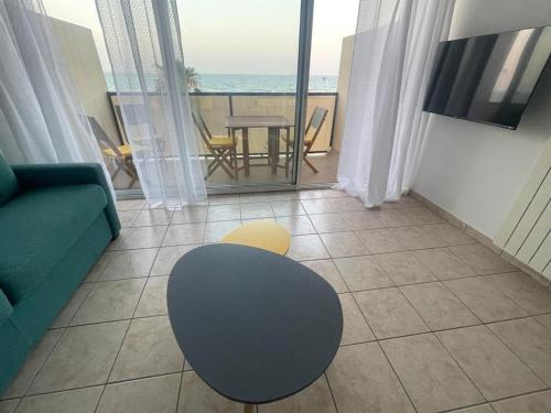 Studio vue mer, ascenseur, parking - 4NOUM11