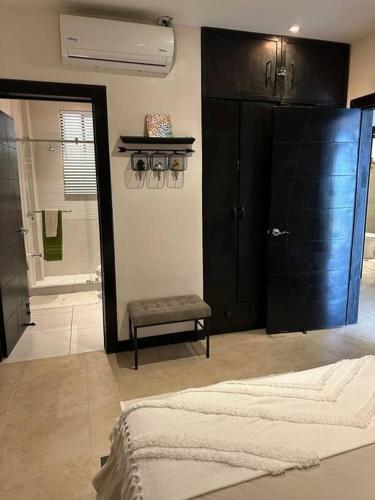Cama o camas de una habitación en Breathtaking Ocean View Condo