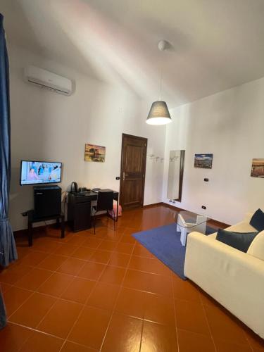 Dante Rooms