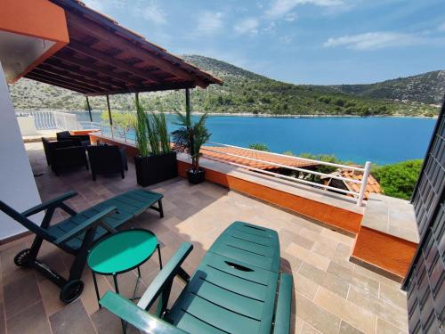 Fotografia z galérie ubytovania Villa Carpe Diem - Luxury seaside apartment v destinácii Vinišće