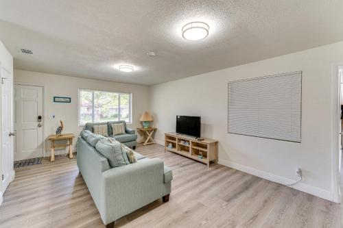 Imagen de la galería de Game Room, Private Pool South Daytona Home!, en South Daytona