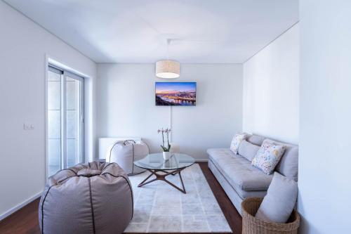 Cedofeita Sunny Apartment - Balcony & Parking