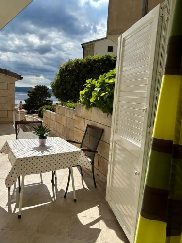 Foto dalla galleria di Apartments Emilija a Brela