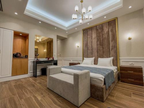 Una cocina o cocineta en Hive Luxury Suites by MN Property