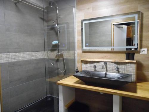 Bilik mandi di Paisible maison dans les Pyrénées
