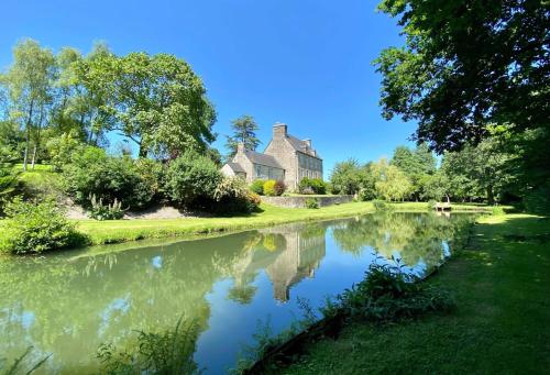 Au bord de l'étang - Le Presbytère
