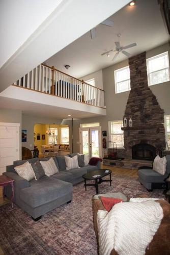 Χώρος καθιστικού στο Yosemite Firehouse Inn