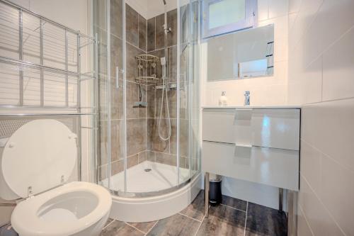 Koupelna v ubytování Ty Coz * Cocooning * Paisible * Jardin * Parking