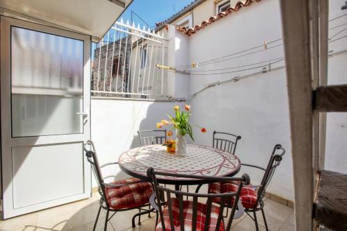 Apartments by the sea Sibenik - 21816