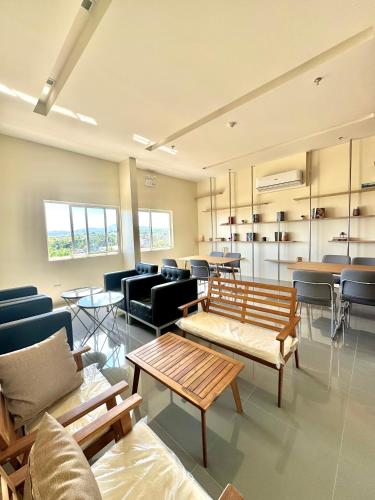 Χώρος καθιστικού στο Fullerton Suites