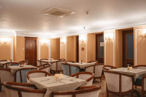 Gambar di galeri bagi Astoria Grand Hotel di Oradea