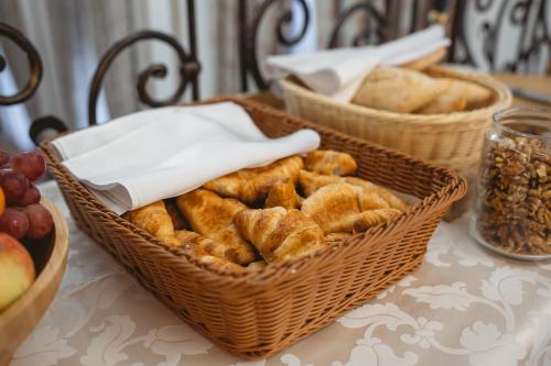 Makanan di atau berdekatan hotel