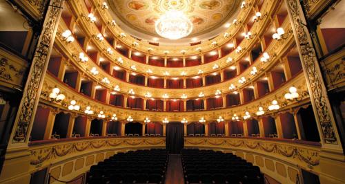 een afbeelding van een auditorium van een theater bij La Vignaiola in Torrevecchia Teatina