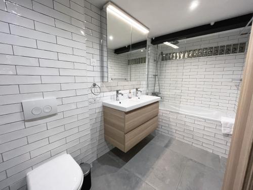 Urban Flat 161 - Sublime 4BDR Luxury Flat in Paris