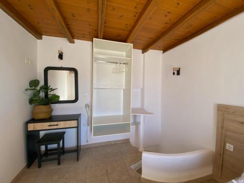 Lakka Apartments in Chora