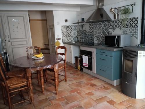 カンソンにあるMaison de village centre Quinsonのギャラリーの写真