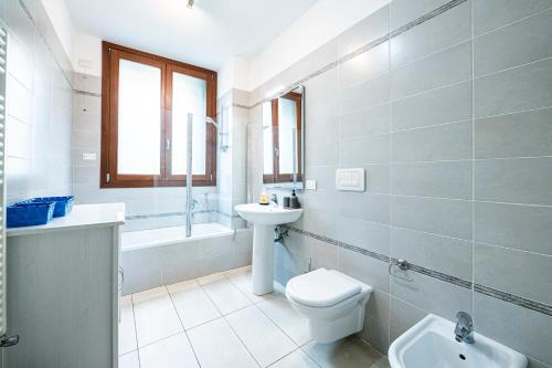 "Once Upon A Time" Cherubini Palace Thematic Apartments Free Parking photo 14