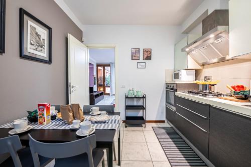 "Once Upon A Time" Cherubini Palace Thematic Apartments Free Parking photo 5
