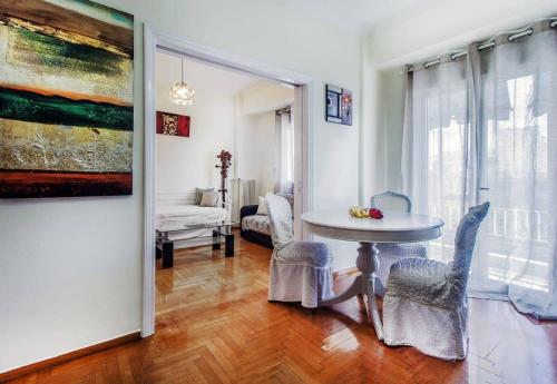 Gazi apartment with Acropolis views