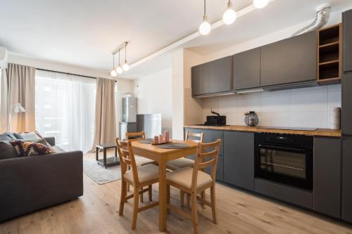 Köök või kööginurk majutusasutuses Arrivederci - Elegant 1BR in Belvedere Residence