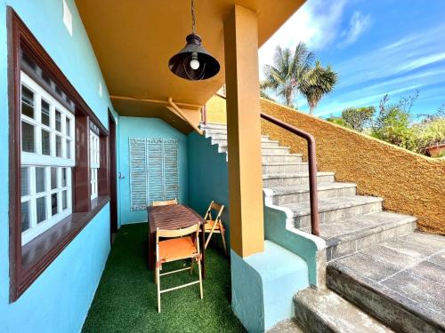 En balkon eller terrasse på Cozy apartment with Wifi, great view, close to shops and restaurants, in La Palma