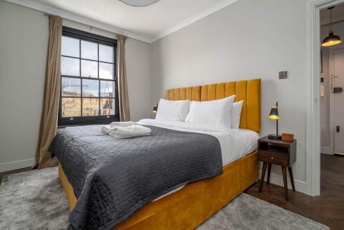 GuestReady - Top Floor Chic Camden Flat photo 7