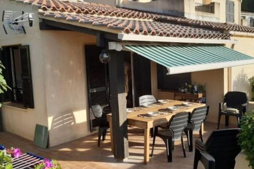 Μπαλκόνι ή βεράντα στο Location Appartement Porticcio