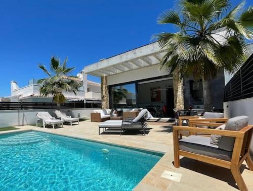 Luxurious Villa with private heated pool PMT12