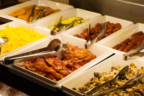 Mad på lejlighedshotellet eller i nærheden