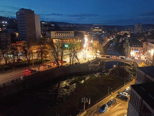 a view of a city at night with traffic at BHN ТОП ЦЕНТЪР СТУДИО in Gabrovo