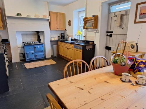 Kuchyň nebo kuchyňský kout v ubytování Welsh farmhouse stay