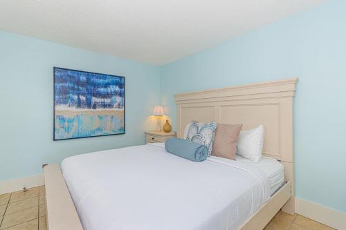 Lova arba lovos apgyvendinimo įstaigoje Beautiful Condo! Direct Oceanfront - 1 bedroom, 1 bath - Atlantica 200