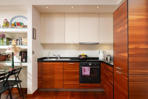Luxury City One-bedroom Apartment