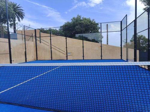 Tennis ou squash au sein de l'appartement ou à proximité