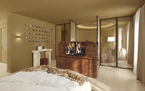 Una cama o camas en una habitación de Hotel Gounod Fully Renovated
