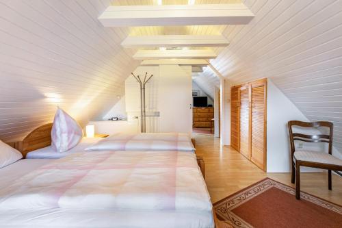 Postel nebo postele na pokoji v ubytování De Lüüte Kaat
